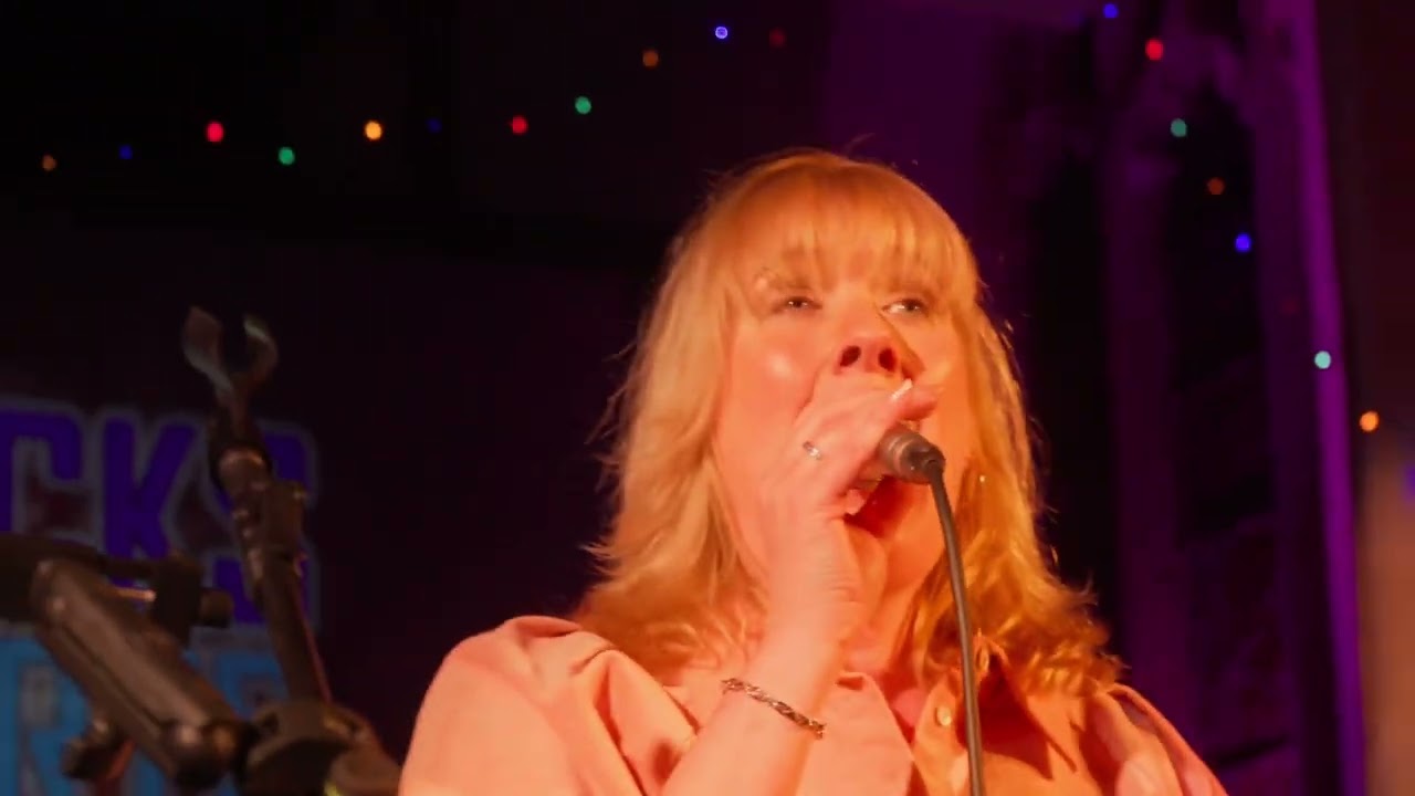 The Soul Setters performing Lost In Music live at St Nicks Arts Centre